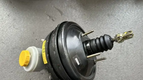 Nissan Terrano Brake booster 472010X825