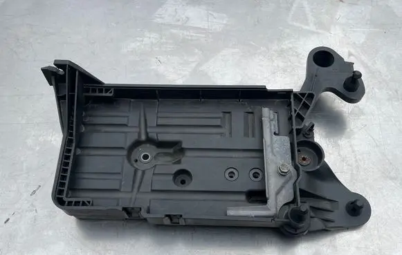 Volkswagen Golf VII Battery tray 5Q0915331K