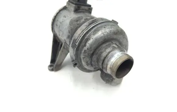 Volvo XC60 Water pump 31368715 702702280