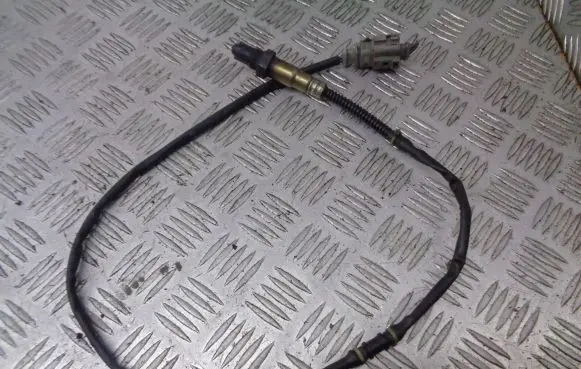 Volkswagen PASSAT B6 Lambda probe sensor 06F906262AD