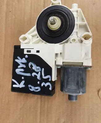 Volkswagen Tiguan Front door window regulator motor 5N0959701G 3C0959793C