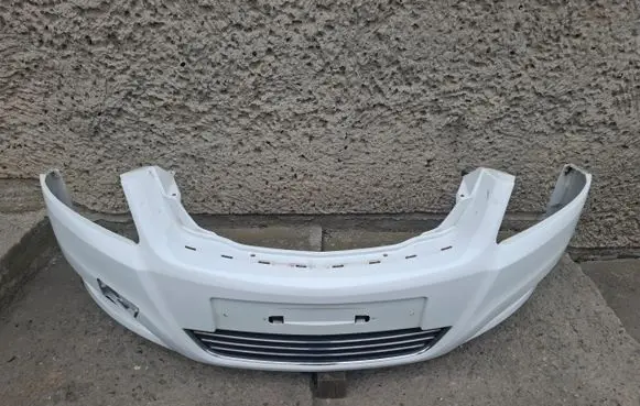 Opel Zafira B Front bumper 