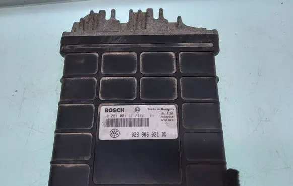 Volkswagen PASSAT B5 Engine control unit/module 028906021DD 0281001411412