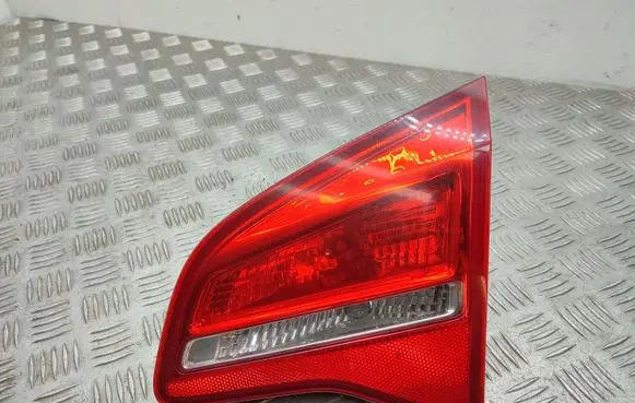 Opel Meriva B Tailgate rear/tail lights 21620201