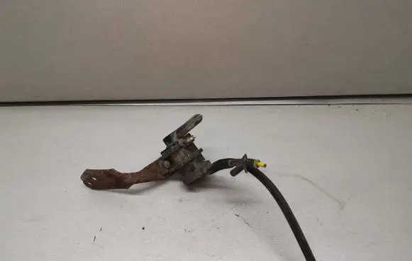 Mercedes-Benz C W202 Turbo solenoid valve 0005450327