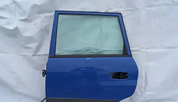 Mitsubishi Space Star Rear door melyna
