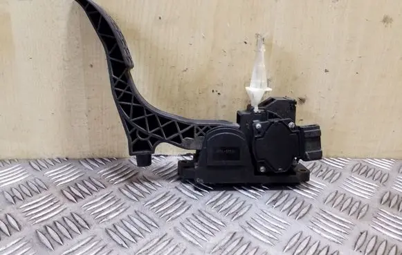 Volkswagen Golf IV Accelerator throttle pedal 0281002342 1J1721503K
