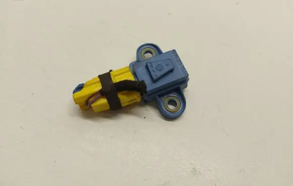 Volkswagen Golf V Airbag deployment crash/impact sensor 1K0955557A