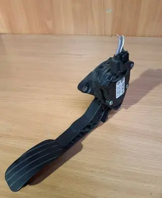 Renault Master III Accelerator throttle pedal 180101626R 6PV00907601