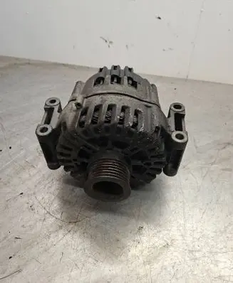 Mercedes-Benz E W212 Generator/alternator A0009062822 414001183 2613000A