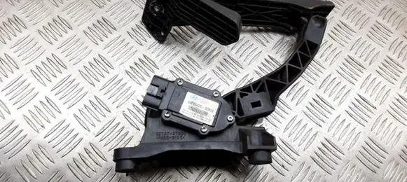 Hyundai i40 Accelerator throttle pedal 327272T900