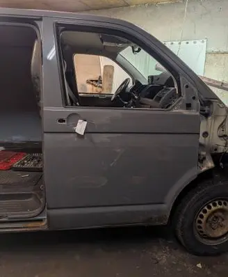 Volkswagen Transporter - Caravelle T5 Front door LH7J