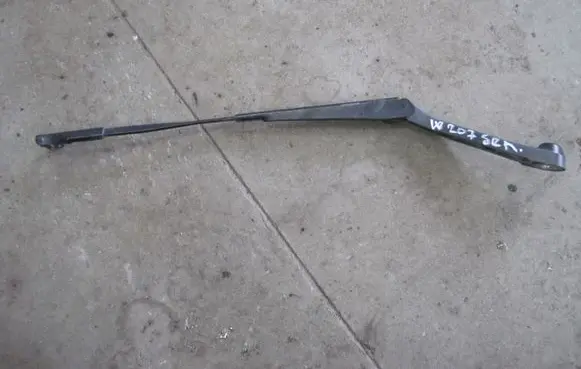 Mercedes-Benz E A207 Windshield/front glass wiper blade A2078200044