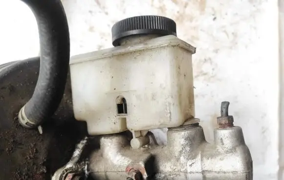 Mazda 323 Master brake cylinder 834-04602