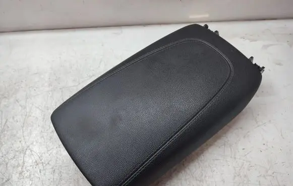 Opel Insignia B Armrest 