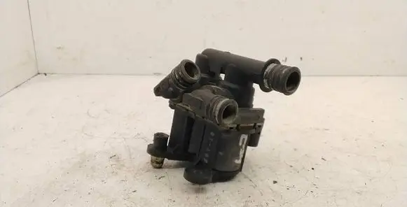 BMW 5 E34 Coolant heater control valve 1147412042