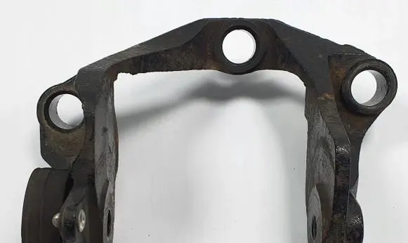 Mazda CX-7 Engine mount bracket