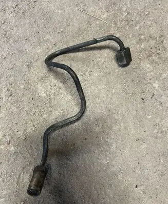 Nissan Almera N16 Fuel injector supply line/pipe 
