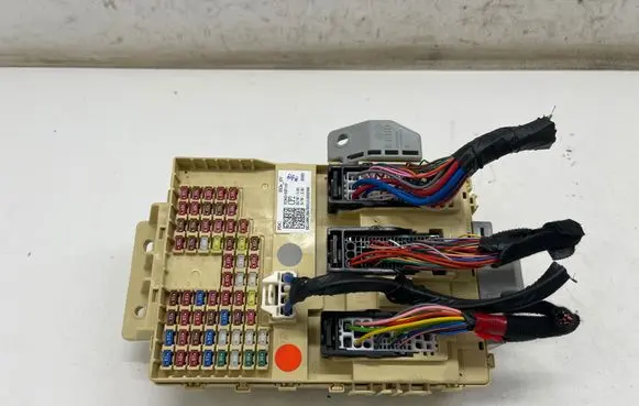 Hyundai Kona II Fuse module 91960HF110
