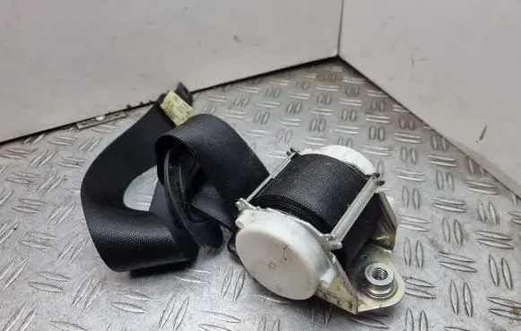 BMW X3 E83 Front seatbelt S2344835801G 33033302 33028136
