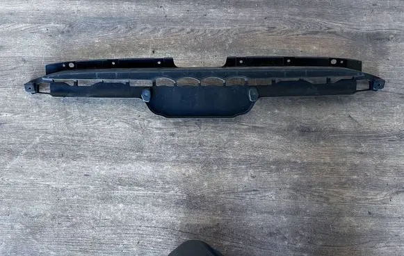Audi Q2 - Front grill 81A853037