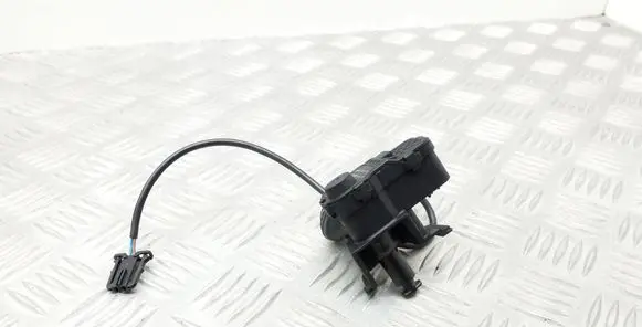 Volkswagen Jetta VI Fuel tank cap lock 5C6810773B