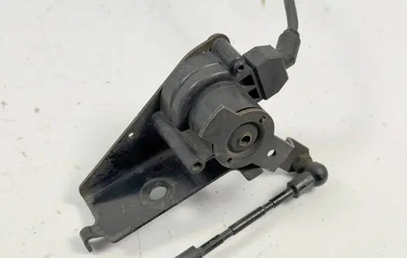 Cadillac Escalade Rear height level sensor lever 22175444