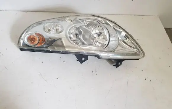 Opel Movano B Headlight/headlamp 17064603 17064601