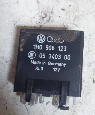 Volkswagen Golf III Other control units/modules 1H0906123 05340300