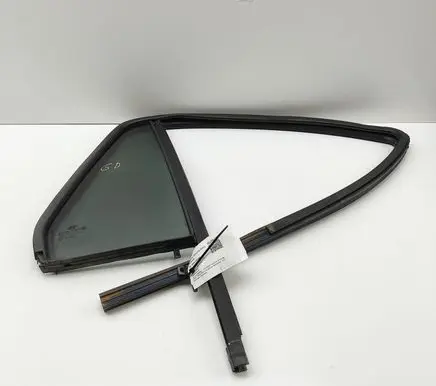 Hyundai Santa Fe Rear side window 834272B020
