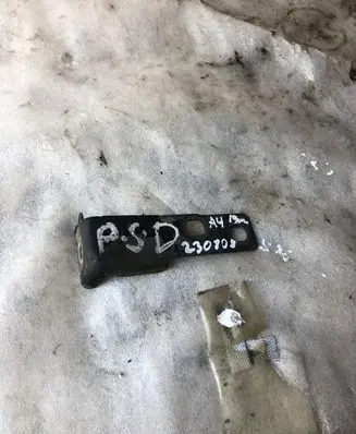 Audi A4 S4 B9 Fender mounting bracket 8w0821434b