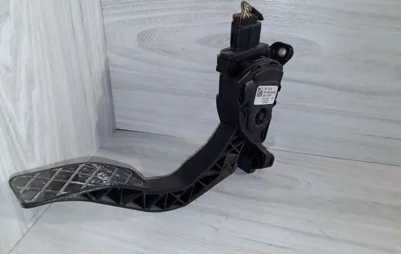 Audi A4 S4 B8 8K Accelerator throttle pedal 6PV00950500 8K1721523