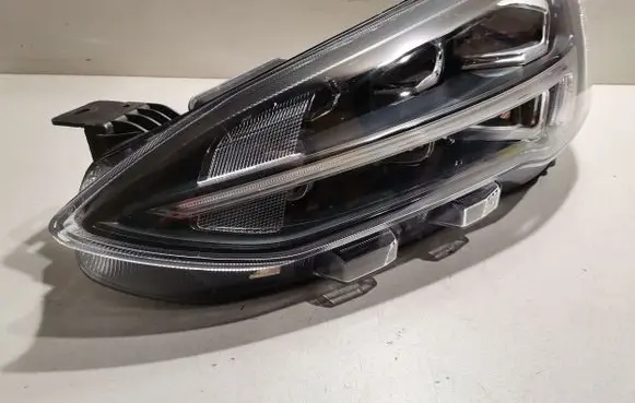 Ford Focus Headlight/headlamp JX7B13E015CE JX7B13B626AE