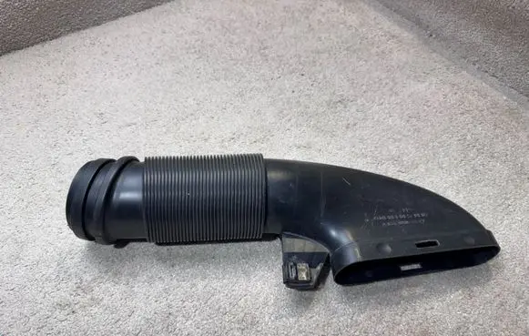 Mercedes-Benz C W205 Air intake duct part A6510903342