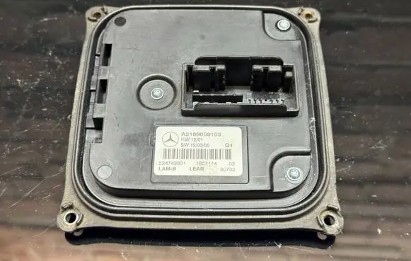 Mercedes-Benz C W204 Headlight ballast module Xenon A2189009103 1807114 524742801
