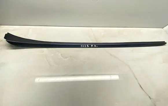 Hyundai Santa Fe Windshield trim 861312W000