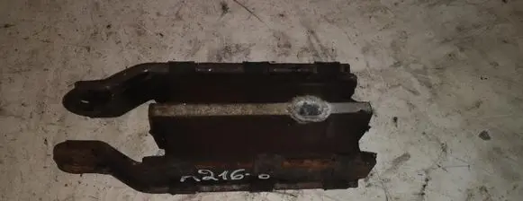Volvo S60 Engine mount bracket 8G9N6P082BA A216-6