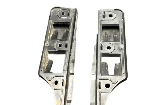 Volkswagen Golf V Front bumper mounting bracket 1K0807184 1K0807183
