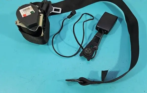 Mitsubishi Colt CZ3 Front seatbelt 606844000 IMPRK1546279