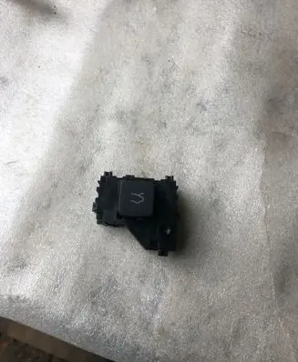 Alfa Romeo Giulia Tailgate opening switch 0156114350