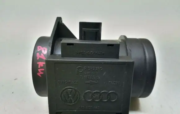 Audi A3 S3 8L Mass air flow meter 1J0129601B