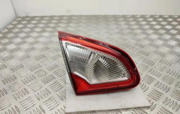 Nissan Qashqai+2 Tailgate rear/tail lights B26555BR01A