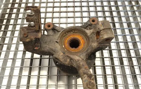 Renault Master II Front wheel hub spindle knuckle