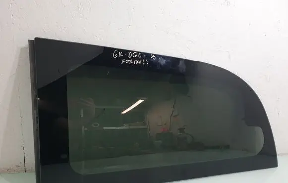 Dodge Grand Caravan Rear side window
