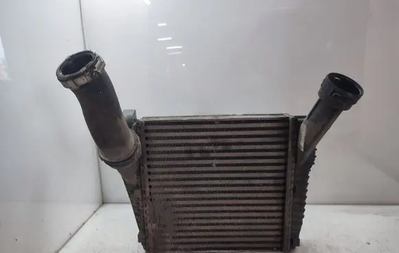 Audi Q7 4L Intercooler radiator 7P0145804A