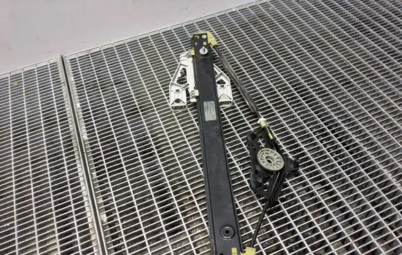 Audi A6 C7 Rear window lifting mechanism without motor 4G0839462