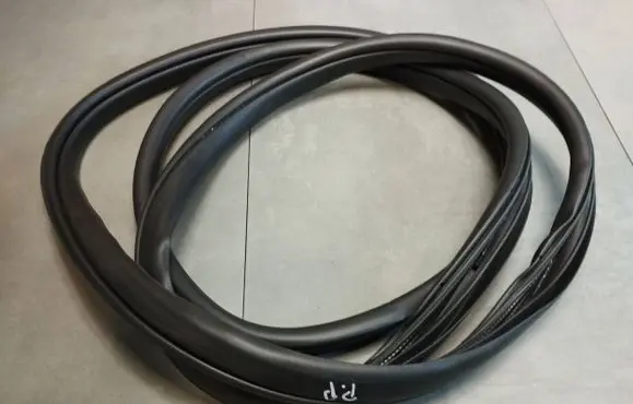 Volkswagen Amarok II Front door rubber seal 2HJ837912D