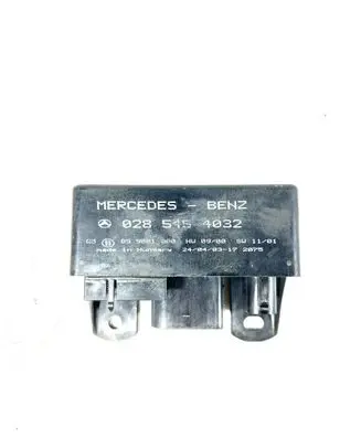 Mercedes-Benz C W203 Glow plug pre-heat relay 0285454032 899081000