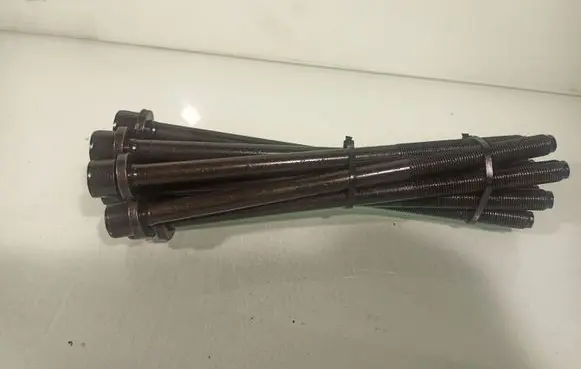 Opel Insignia A Cylinder head bolts 