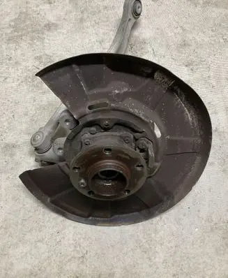 Rear wheel hub spindle/knuckle